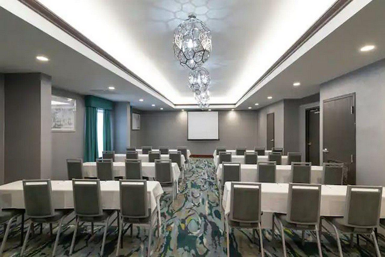 Hampton Inn Waldorf Ngoại thất bức ảnh