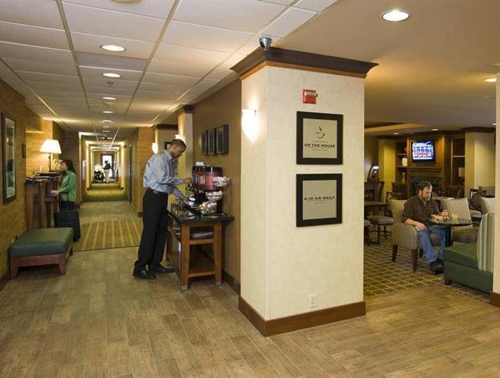 Hampton Inn Waldorf Ngoại thất bức ảnh
