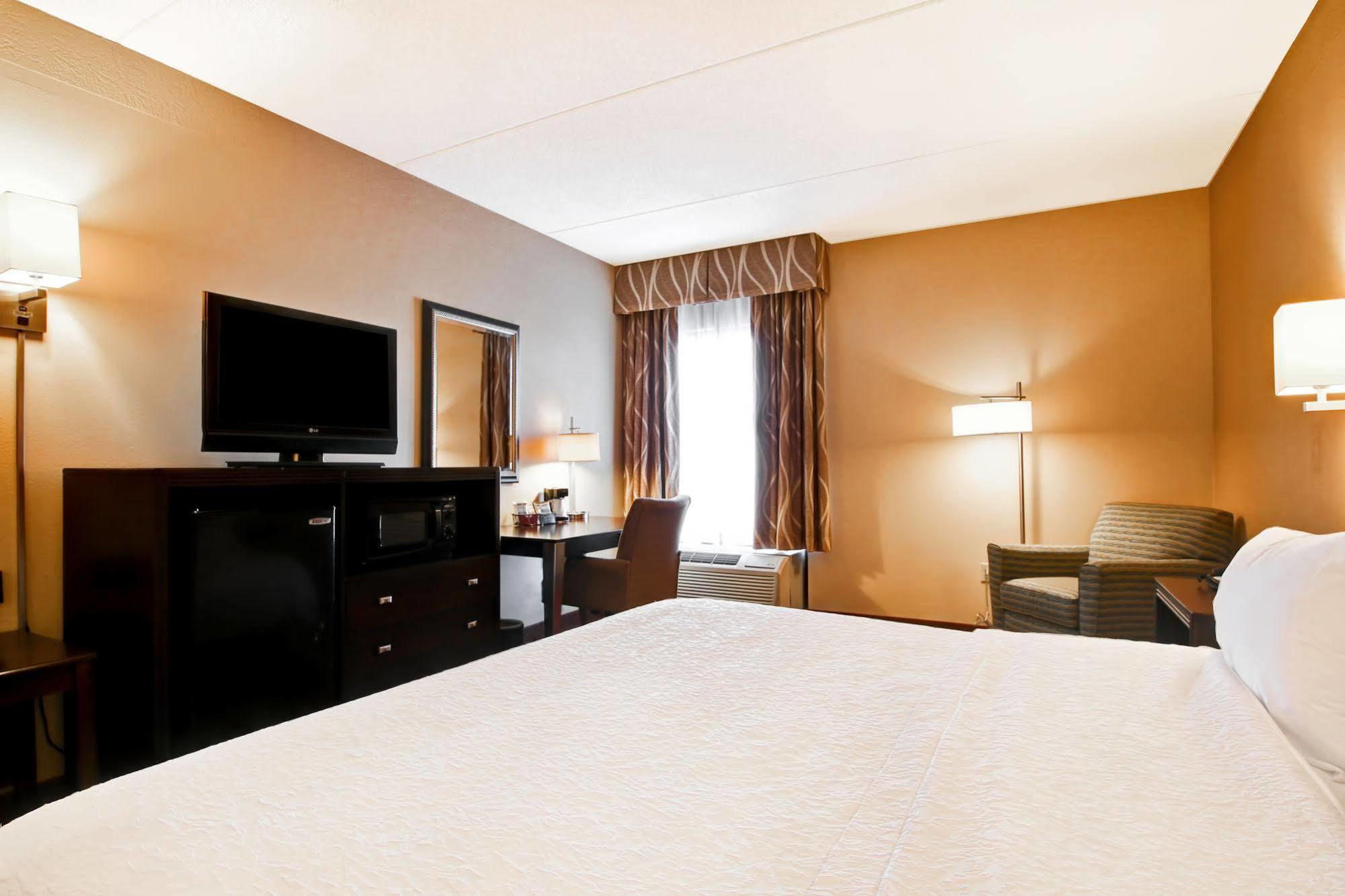 Hampton Inn Waldorf Ngoại thất bức ảnh